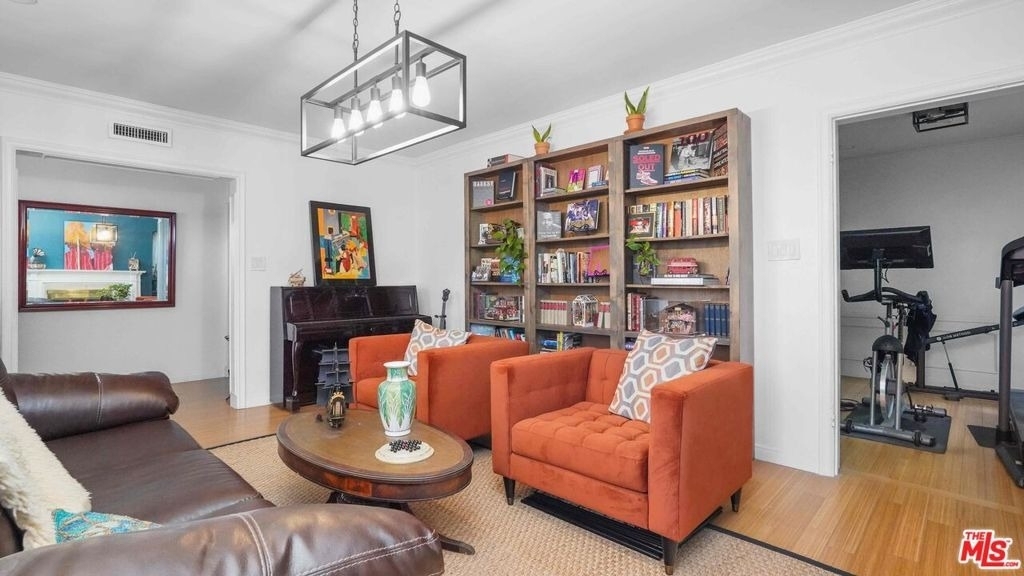 3801 Sutro Avenue - Photo 5