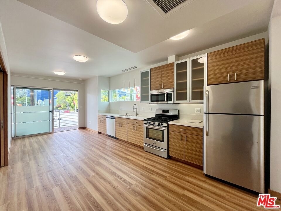 505 N San Vicente Boulevard - Photo 0