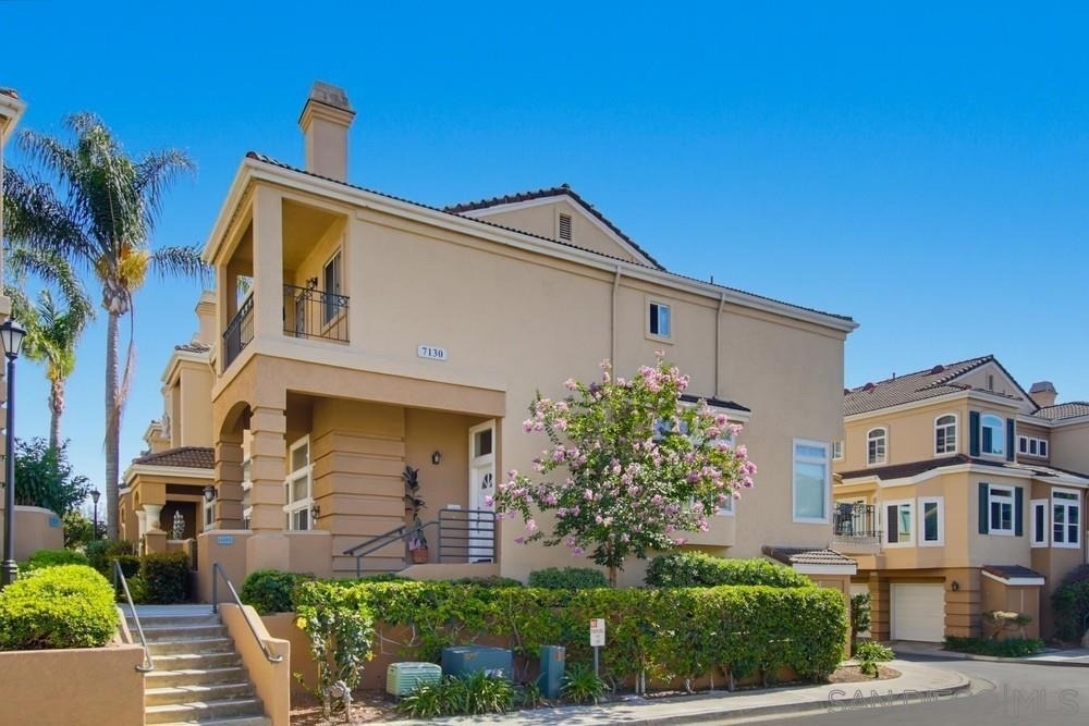 7130 Calabria Ct - Photo 3
