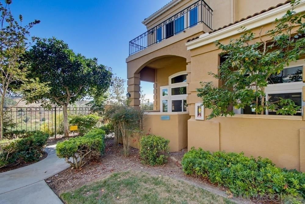 7130 Calabria Ct - Photo 5