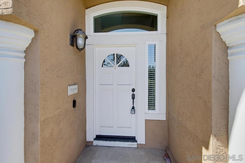 7130 Calabria Ct - Photo 8