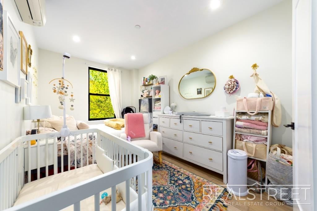 645 Knickerbocker Ave - Photo 4
