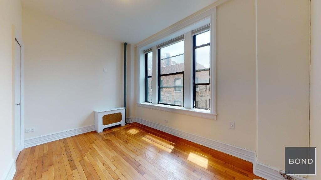 West 84th Street - Photo 5