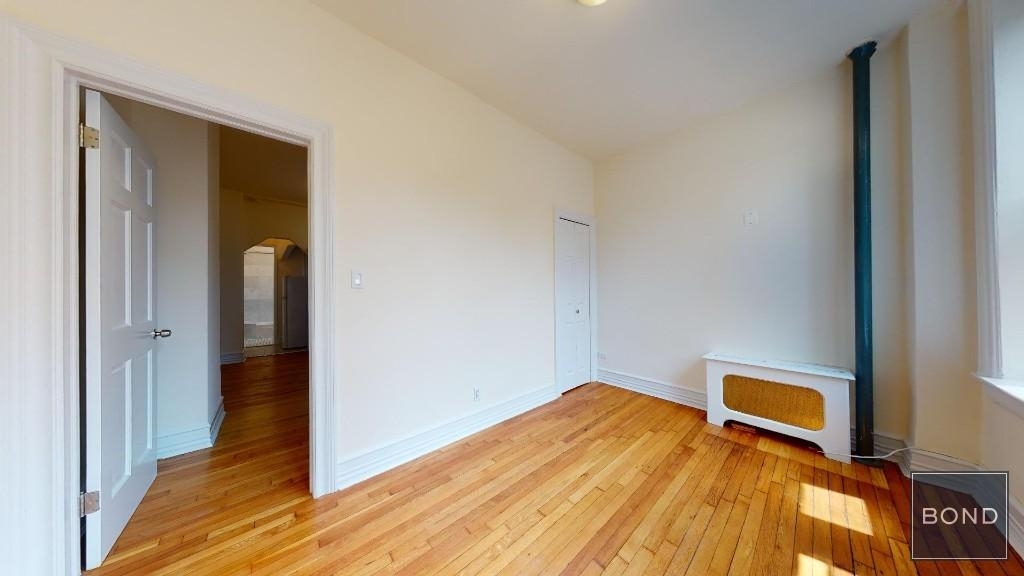 West 84th Street - Photo 6