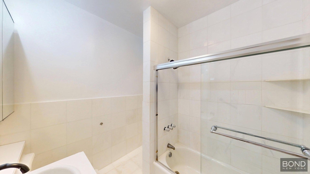 East 51st Street - Photo 1