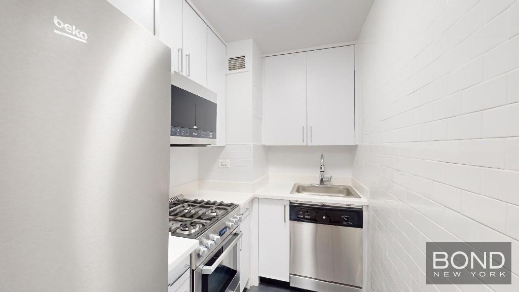 East 56th Street - Photo 1