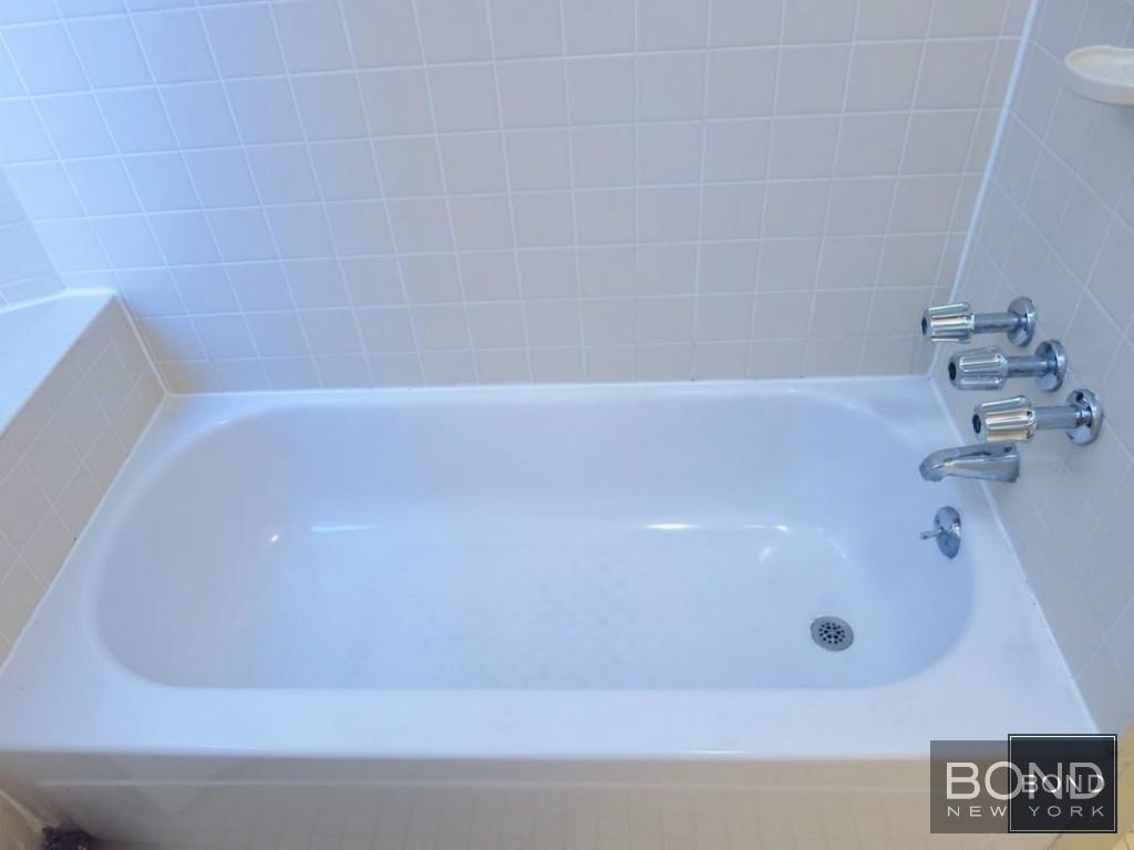 East 74th Street - Photo 10