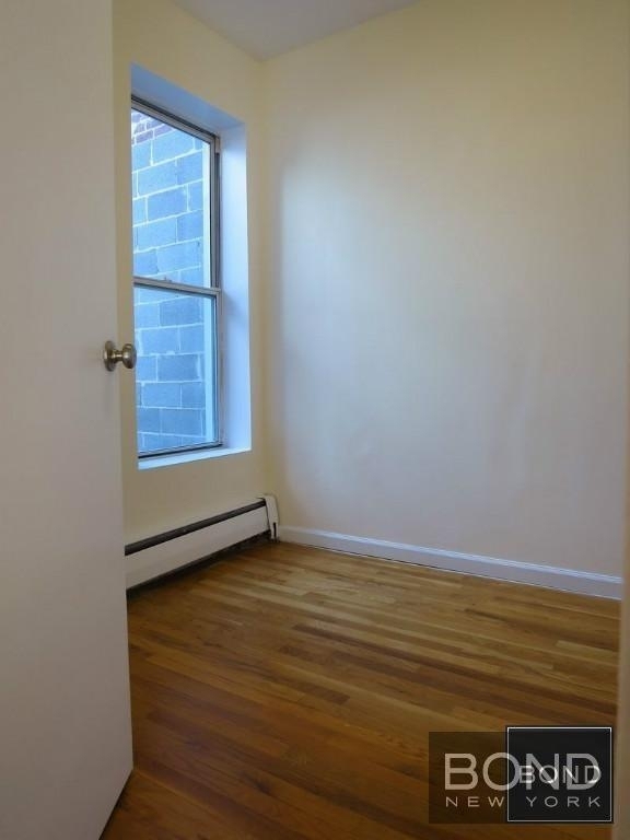 East 74th Street - Photo 8