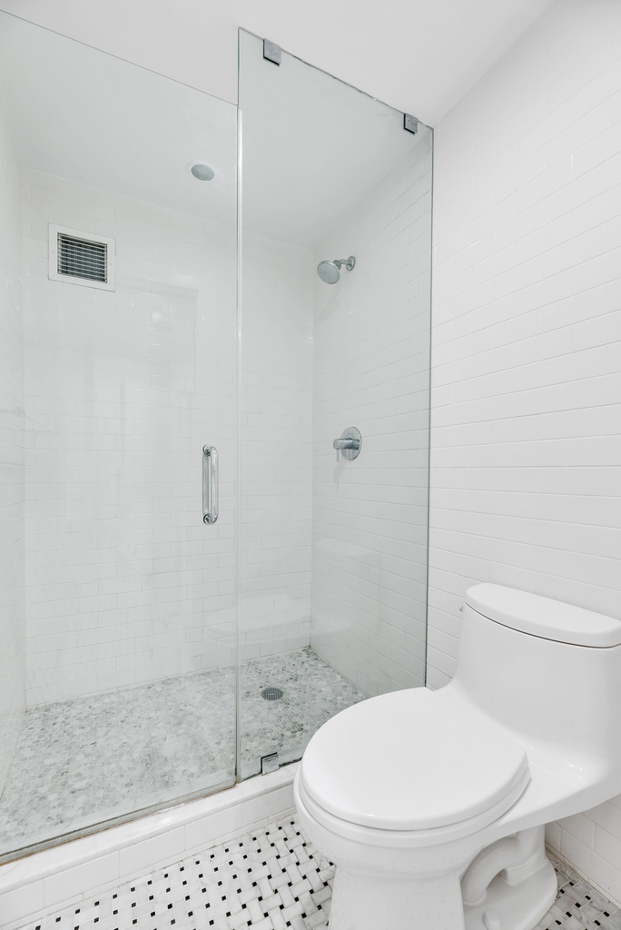 East 95th Street - Photo 6
