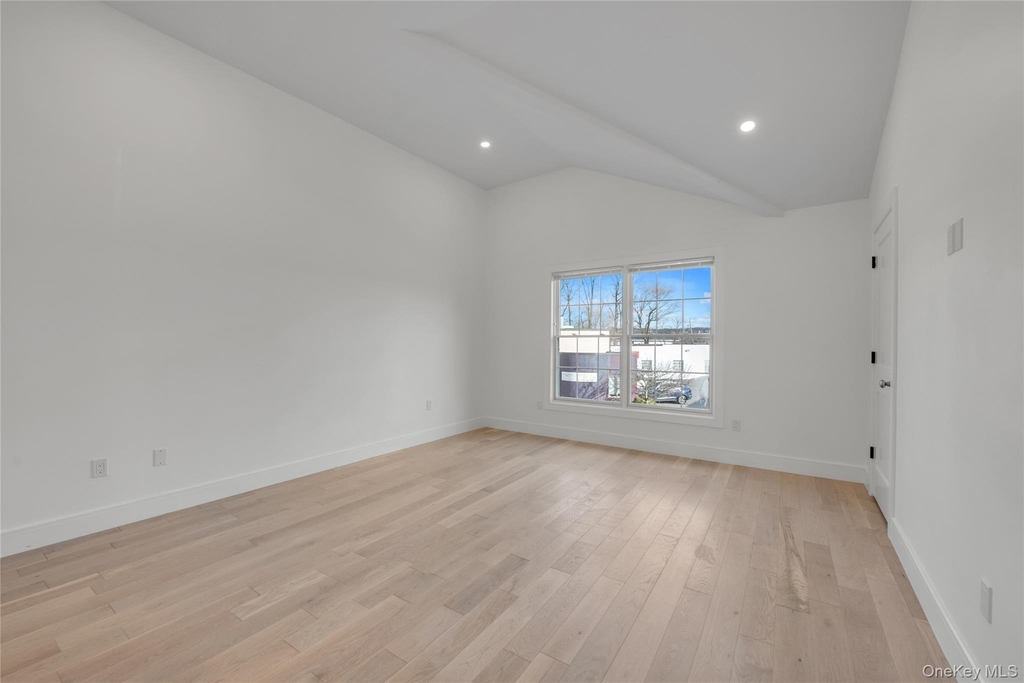 1 Manhasset Avenue - Photo 19