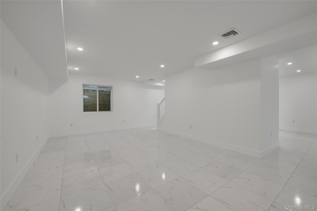 1 Manhasset Avenue - Photo 23