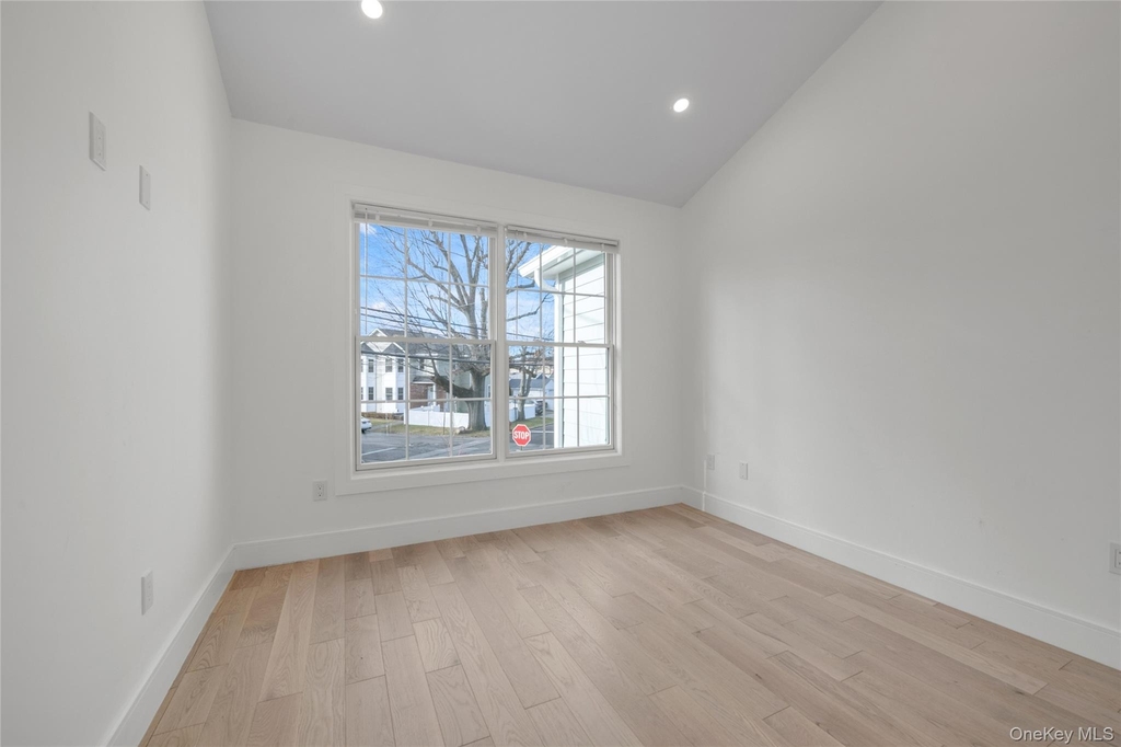 1 Manhasset Avenue - Photo 18