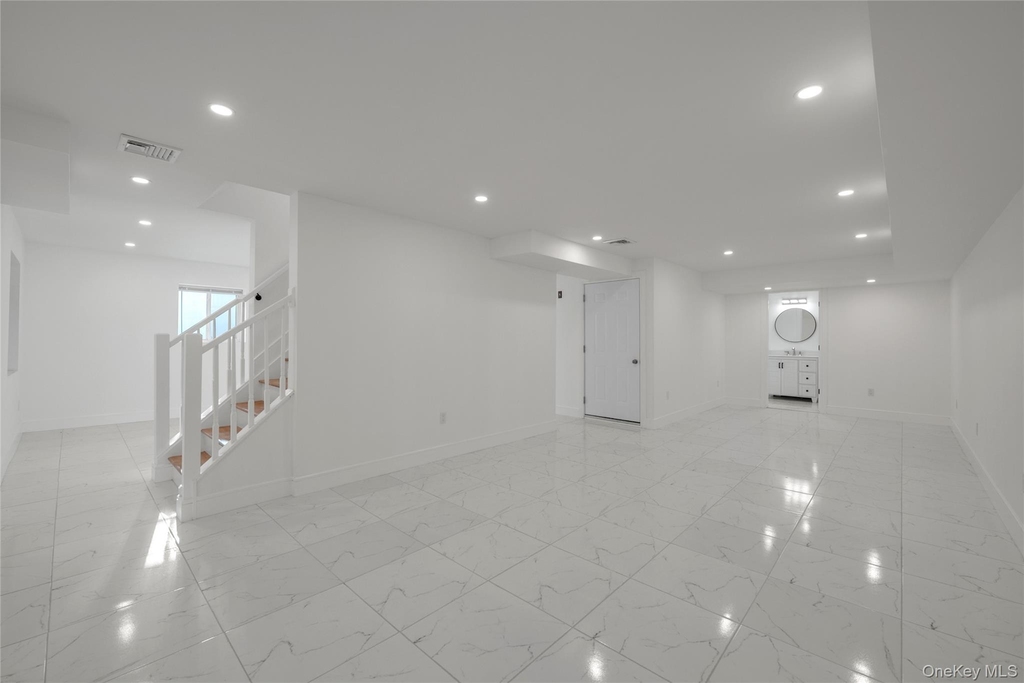 1 Manhasset Avenue - Photo 21