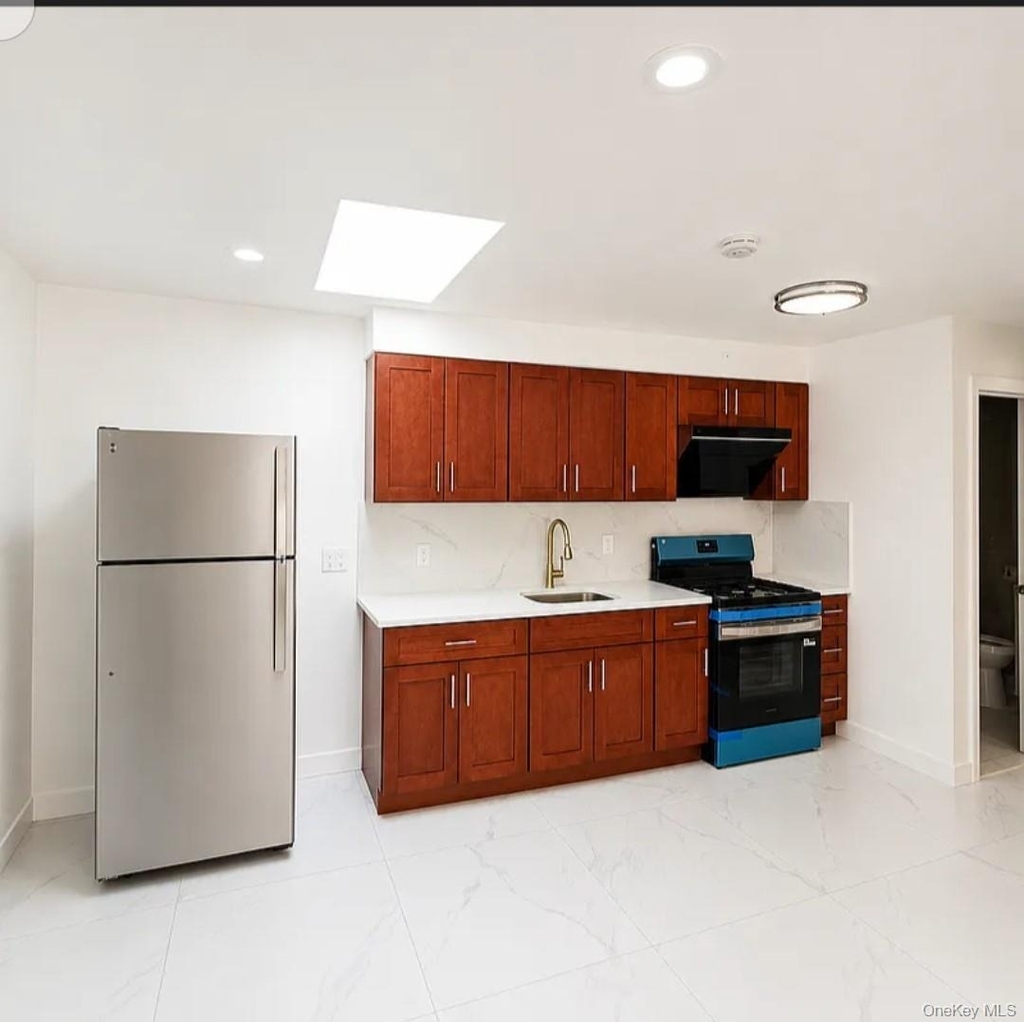 14715 Elm Avenue - Photo 1