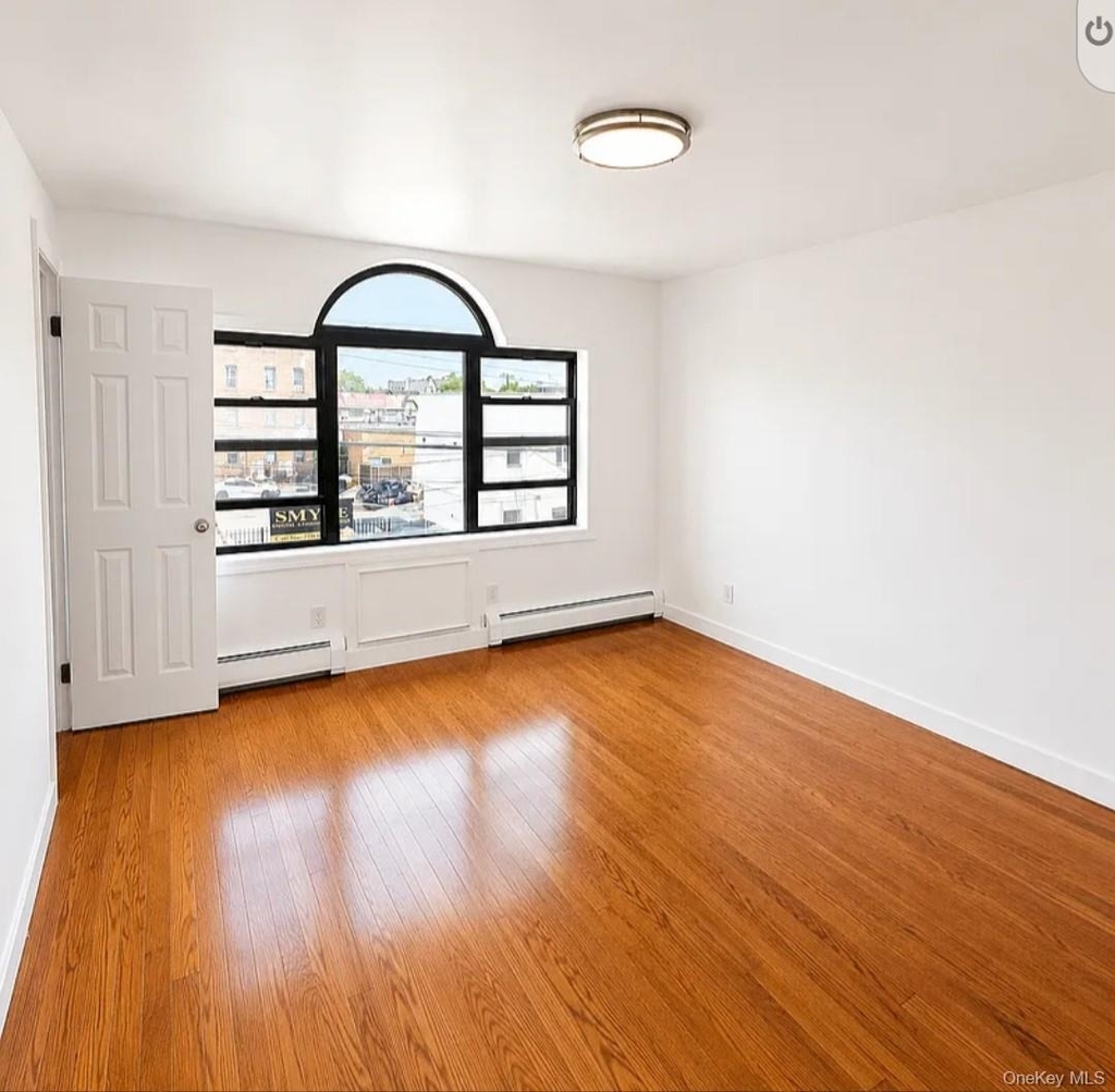 14715 Elm Avenue - Photo 2