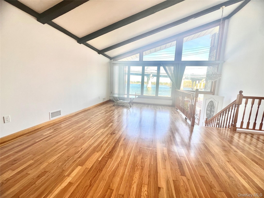 12-14 Utopia Parkway - Photo 2