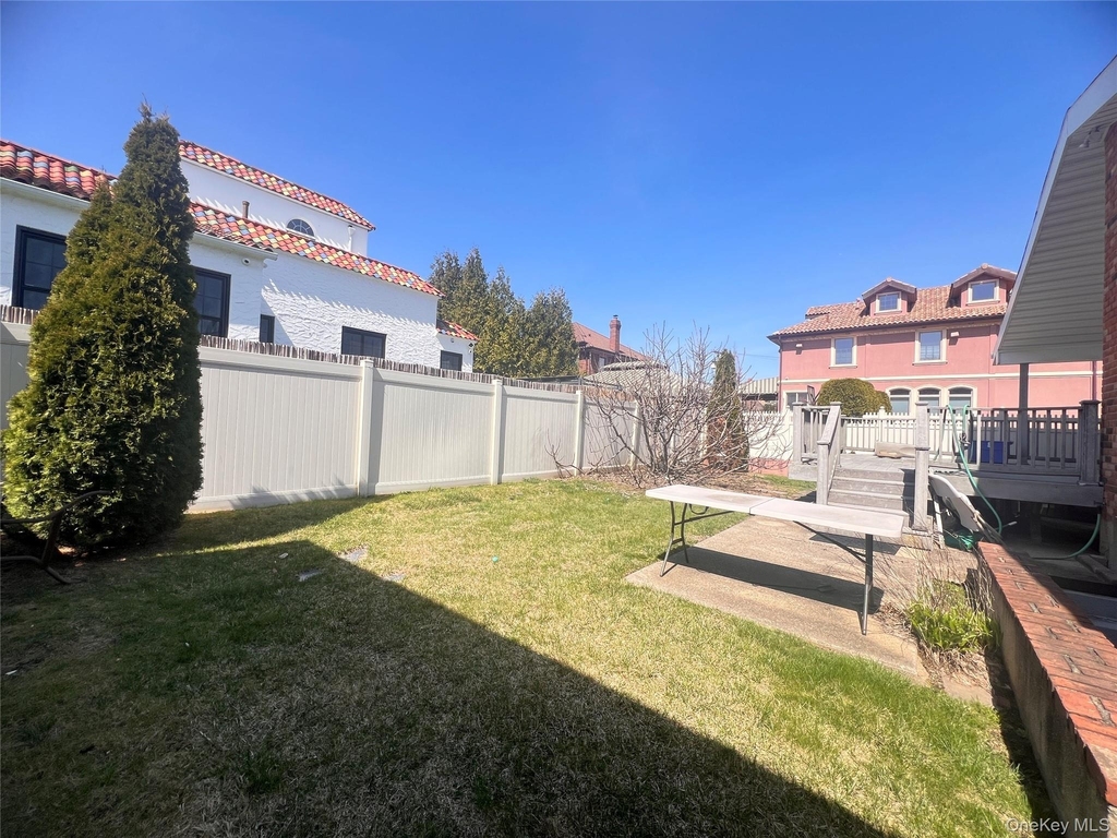 12-14 Utopia Parkway - Photo 12
