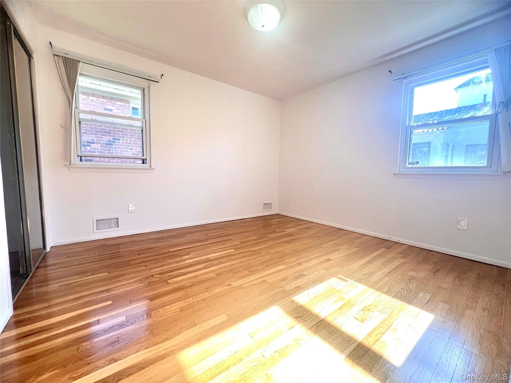 12-14 Utopia Parkway - Photo 6