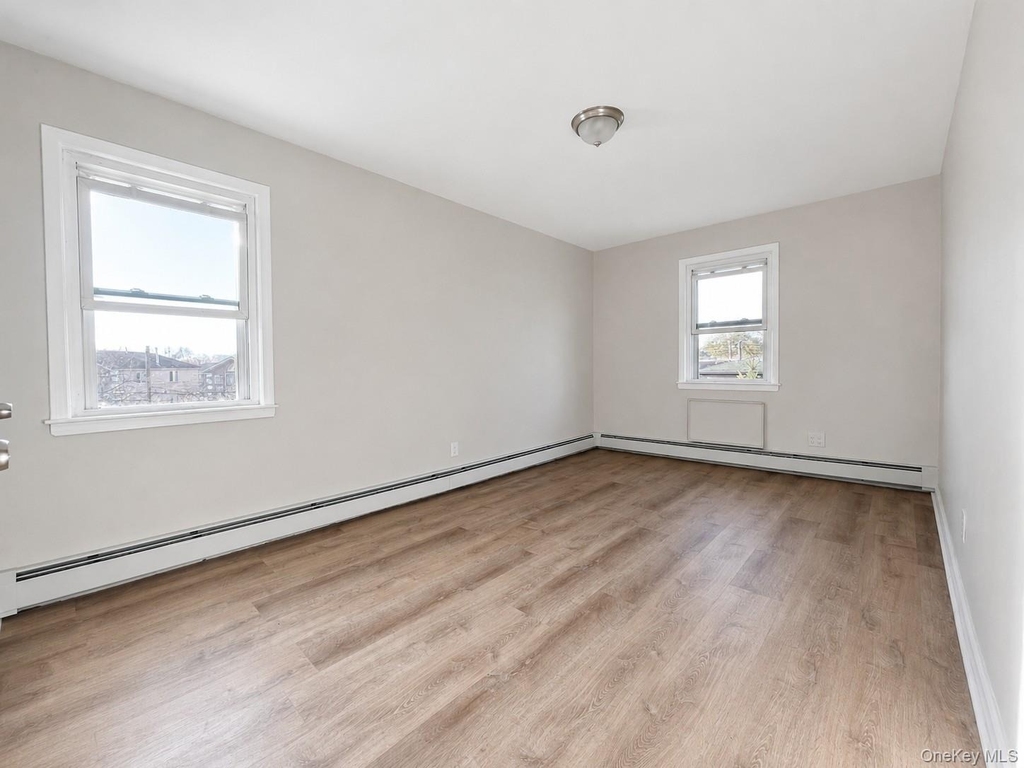 70-65 Walnut Street - Photo 6