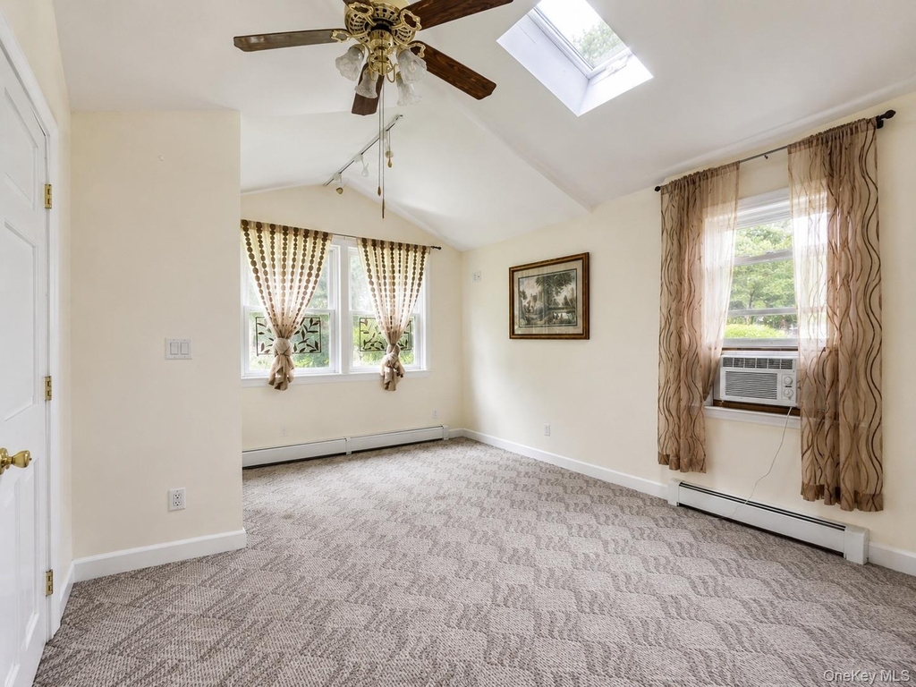 18 Mclaughlin Drive - Photo 3