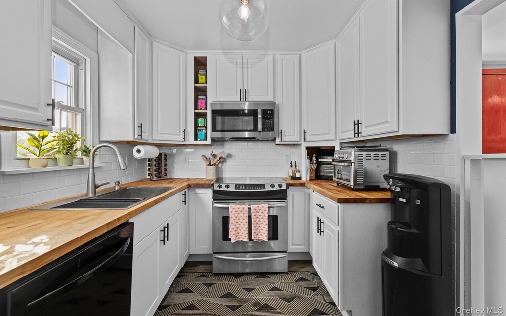 194 W Neck Road - Photo 6