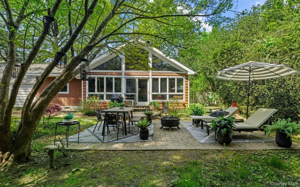 194 W Neck Road - Photo 2