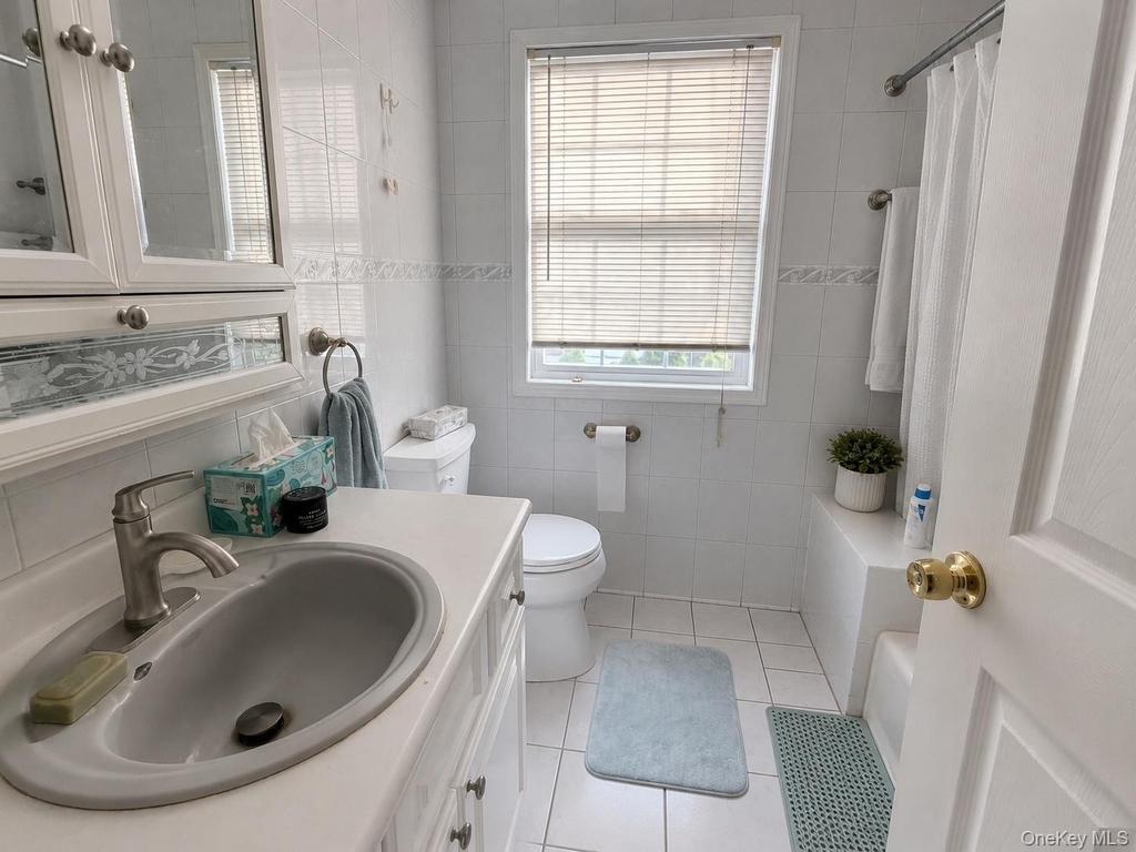 35 Willis Avenue - Photo 7