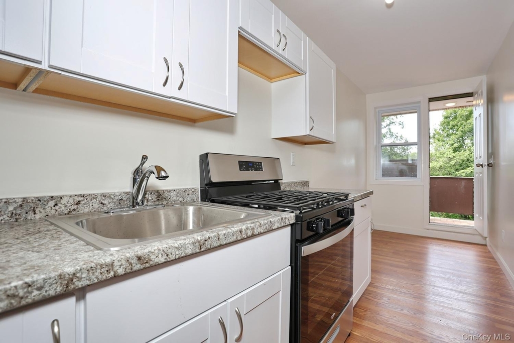 242 Kearsing Parkway - Photo 9