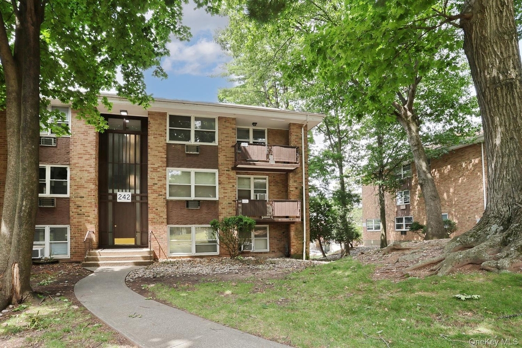 242 Kearsing Parkway - Photo 0