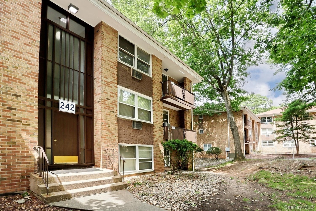 242 Kearsing Parkway - Photo 1