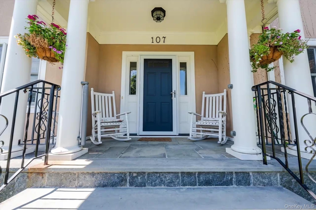 107 Puritan Drive - Photo 2