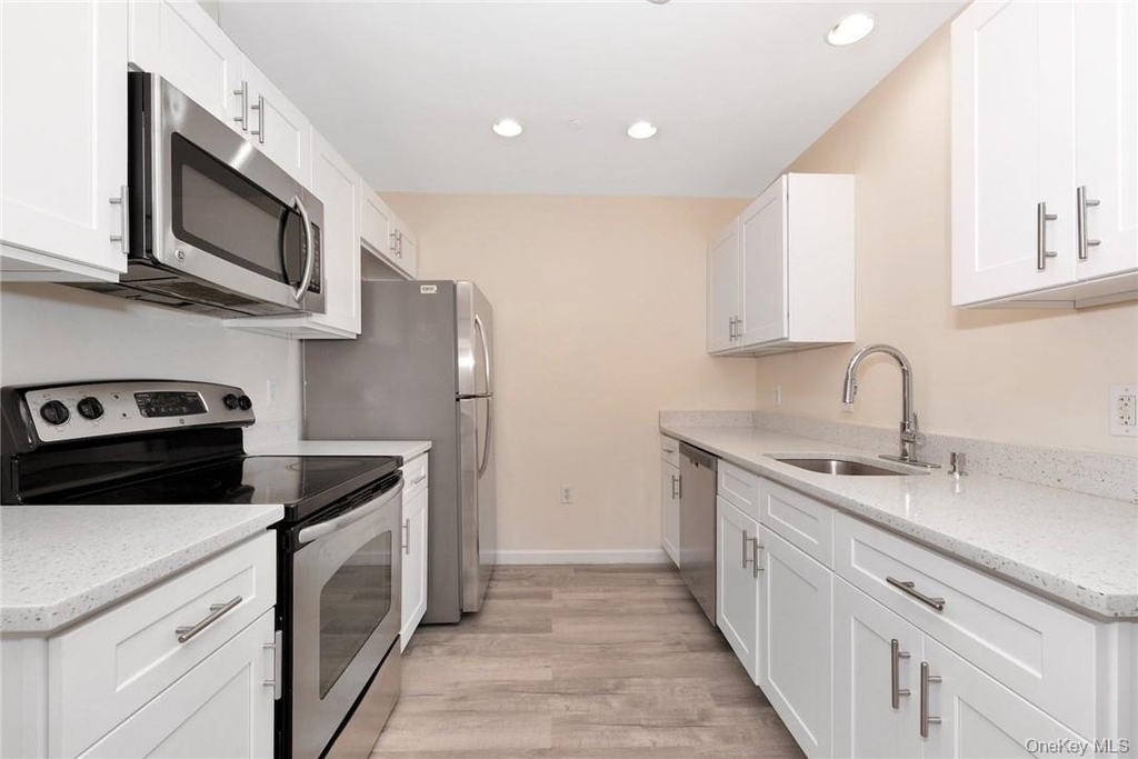 68 Lake Street - Photo 15
