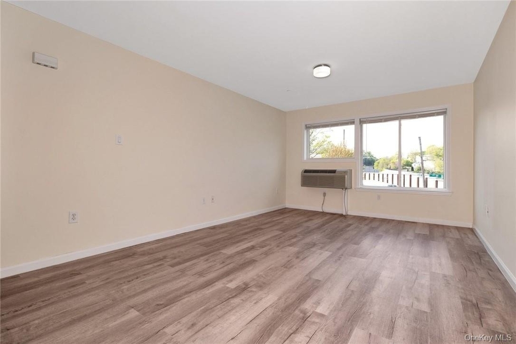 68 Lake Street - Photo 9