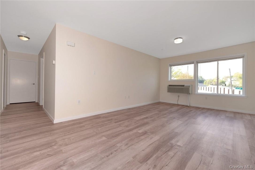 68 Lake Street - Photo 3