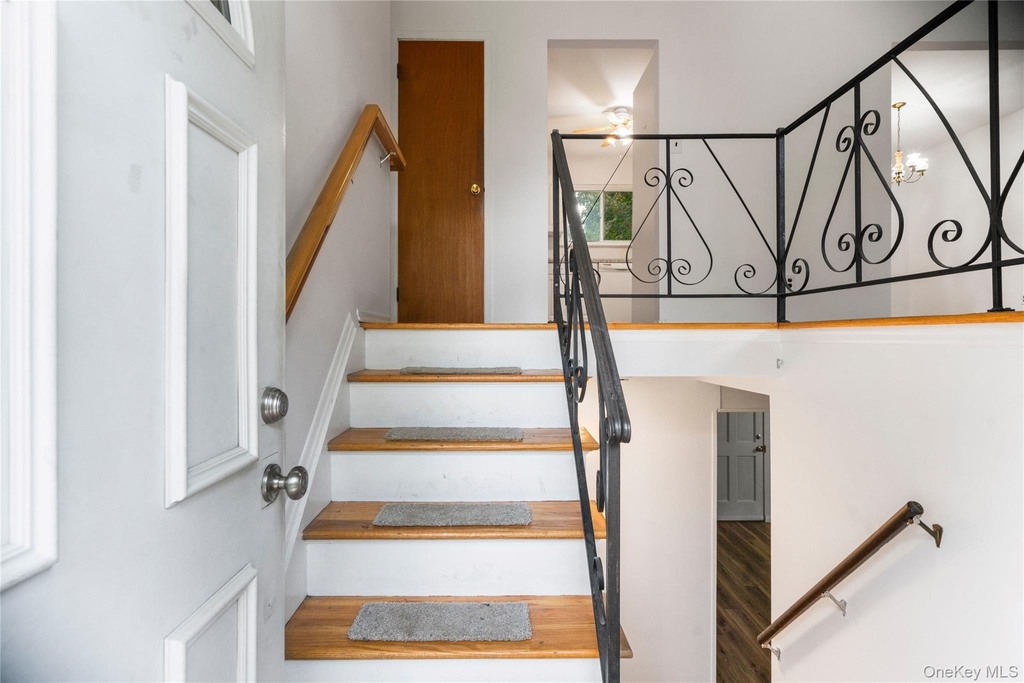 39 Wolfhollow Road - Photo 1