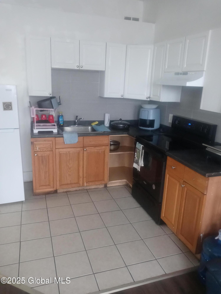 423 Clinton Avenue - Photo 5