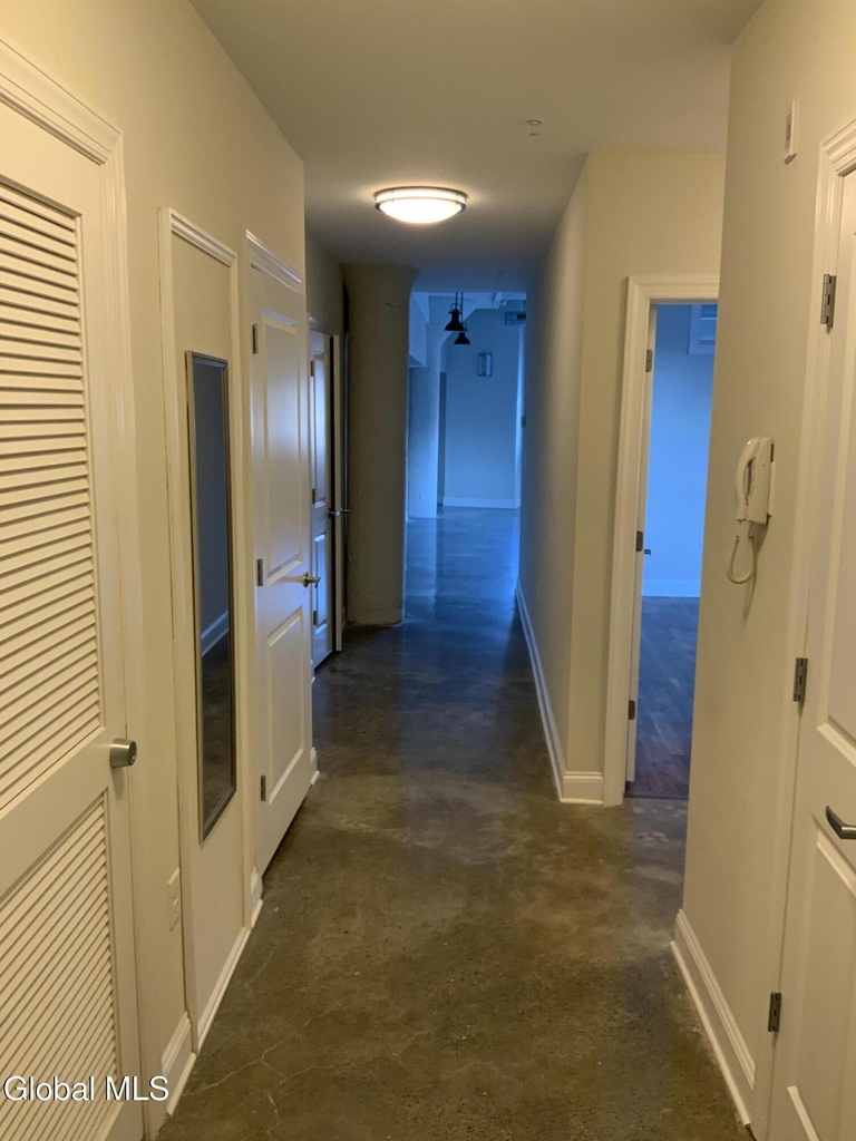 733 Broadway - Photo 4