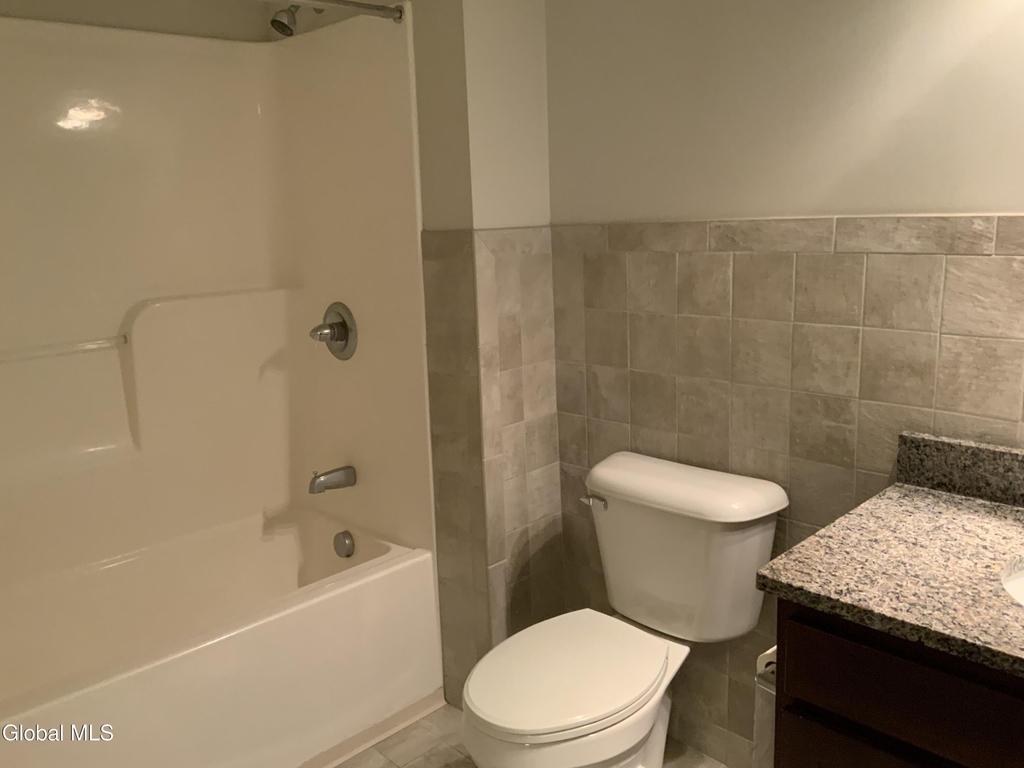 733 Broadway - Photo 18