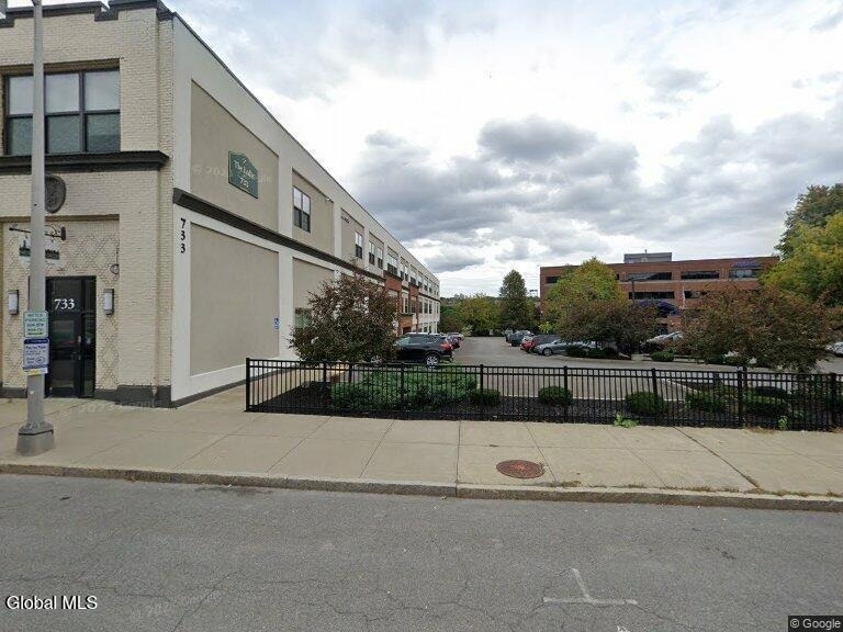 733 Broadway - Photo 24
