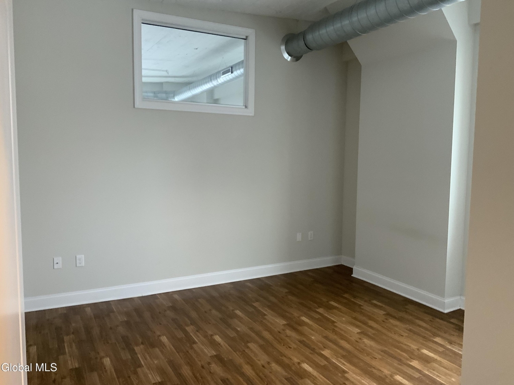 733 Broadway - Photo 10