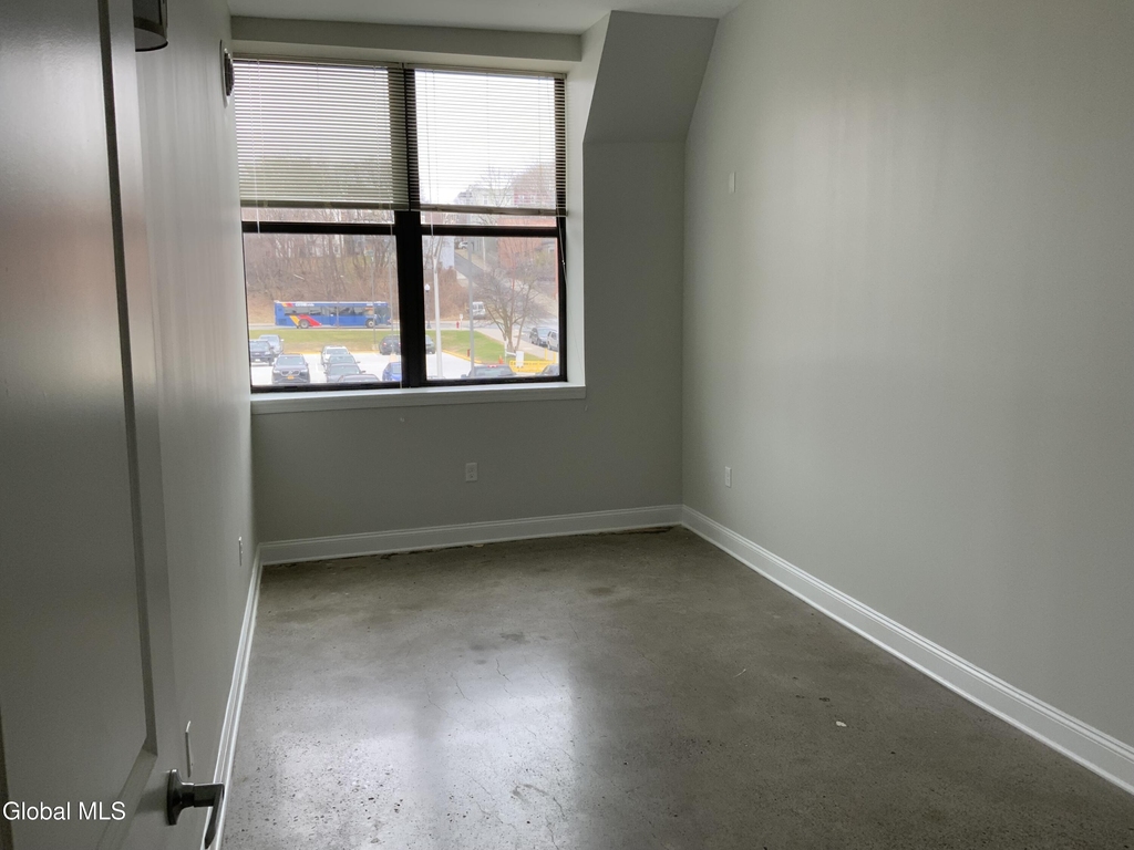 733 Broadway - Photo 12