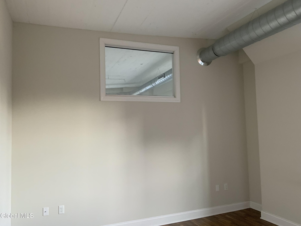 733 Broadway - Photo 11