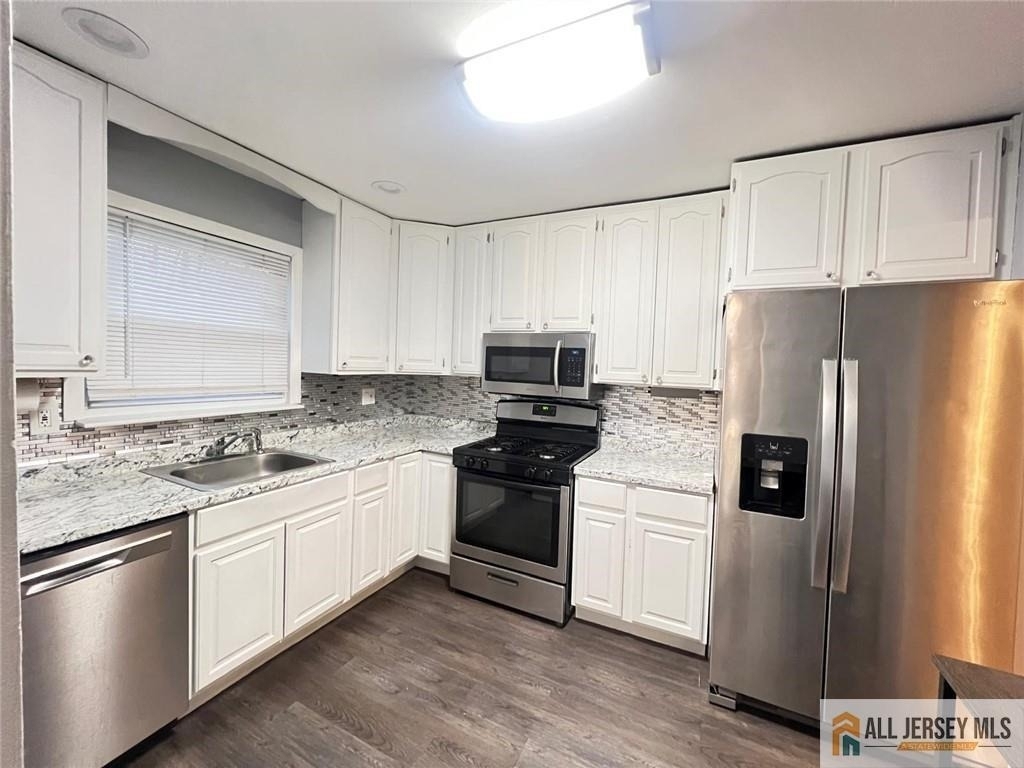 406 Cranbury Road - Photo 3