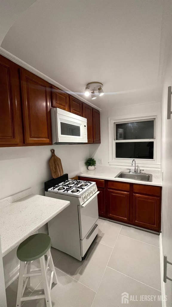 749 Linden Avenue - Photo 4