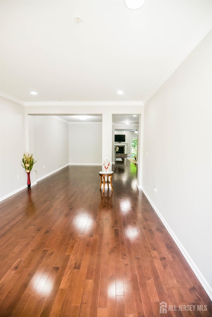 122 Morgan Way - Photo 3