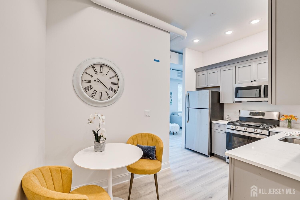 21 Station Place - Photo 16