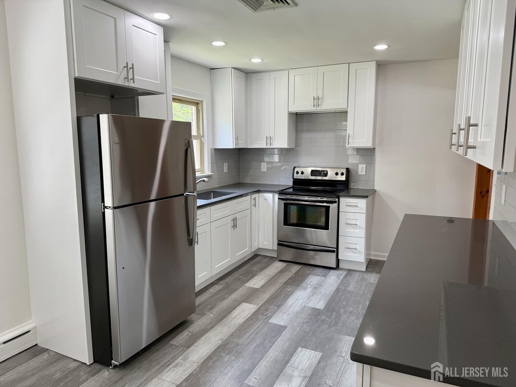 19 South Drive - Photo 9