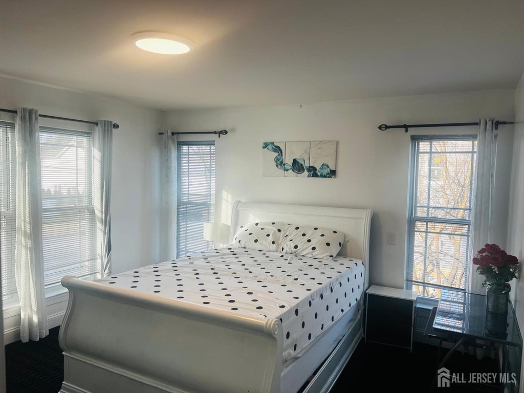 63 E Jefferson Boulevard - Photo 7