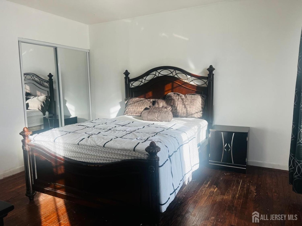 63 E Jefferson Boulevard - Photo 8
