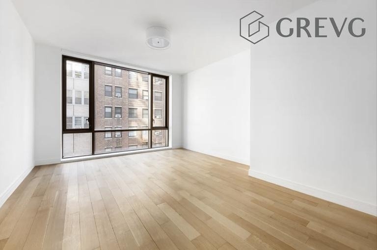 230 E 20th Street - Photo 0
